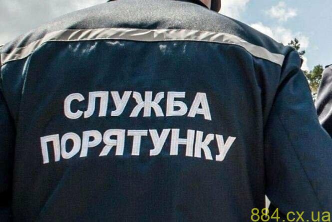 На Житомирщині рятувальники вивільнили корову із закинутої криниці На Житомирщині рятувальники вивільнили корову із закинутої криниці