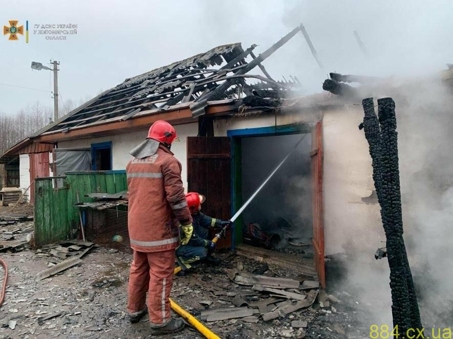 На Житомирщині вогнеборці ліквідували загоряння в гаражі та господарчій будівлі На Житомирщині вогнеборці ліквідували загоряння в гаражі та господарчій будівлі