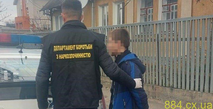 У Житомирі поліцейські затримали закладчика метадону У Житомирі поліцейські затримали закладчика метадону