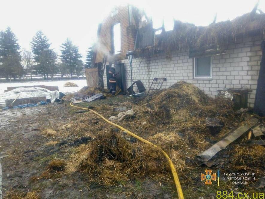 На Житомирщині рятувальники ліквідували пожежу в господарчій будівлі На Житомирщині рятувальники ліквідували пожежу в господарчій будівлі