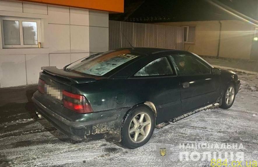 На Житомирщині нетверезий керманич без водійського посвідчення намагався відкупитися від поліцейських На Житомирщині нетверезий керманич без водійського посвідчення намагався відкупитися від поліцейських