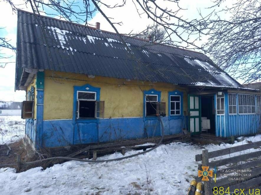 На Житомирщині під час ліквідації пожежі виявили тіло чоловіка без ознак життя На Житомирщині під час ліквідації пожежі виявили тіло чоловіка без ознак життя