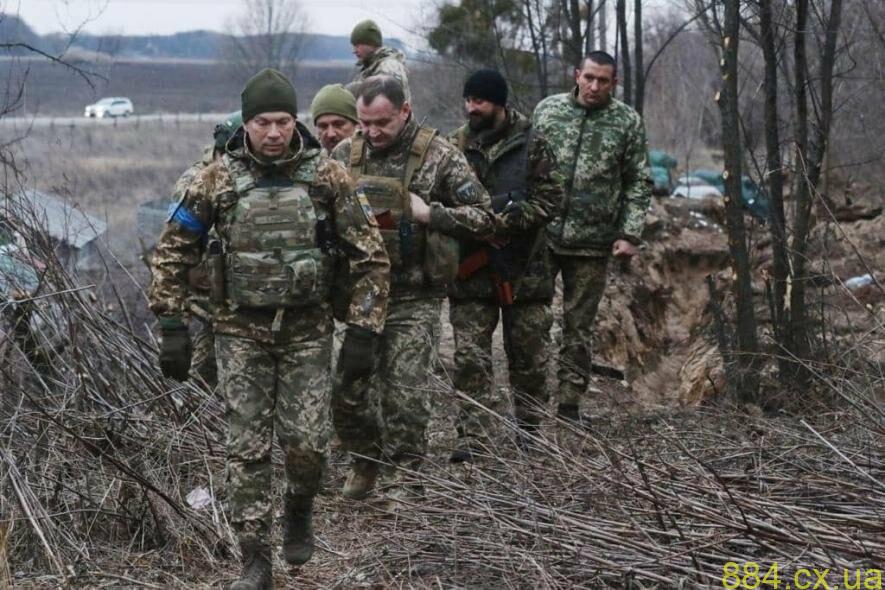 Генерал-полковник Олександр Сирський продовжує перевіряти готовність позицій захисників столиці до зустрічі з ворогом