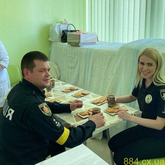 У Бердичеві поліцейські стали донорами крові У Бердичеві поліцейські стали донорами крові