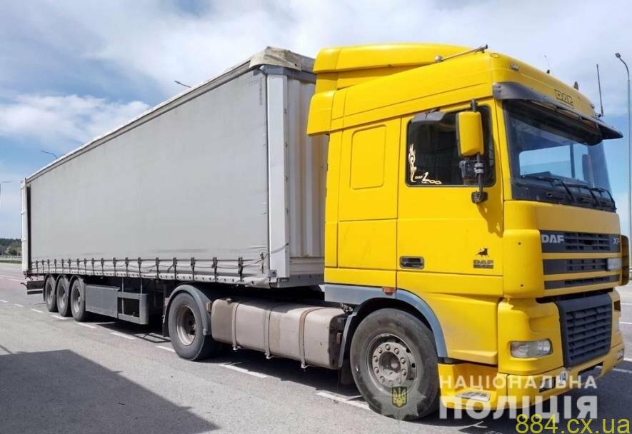 У Радомишльській громаді поліцейські перевіряють законність транспортування лісопродукції У Радомишльській громаді поліцейські перевіряють законність транспортування лісопродукції