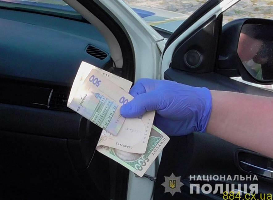 У Коростишівській громаді нетверезий водій невдало намагався уникнути відповідальності через хабар поліцейським У Коростишівській громаді нетверезий водій невдало намагався уникнути відповідальності через хабар поліцейським