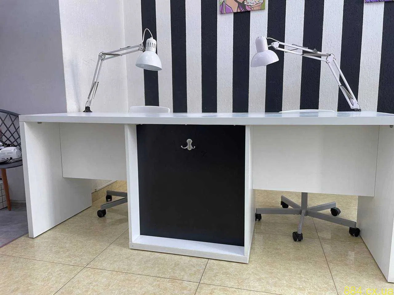 Маникюрные столы: делаем правильный выбор Маникюрные столы: делаем правильный выбор