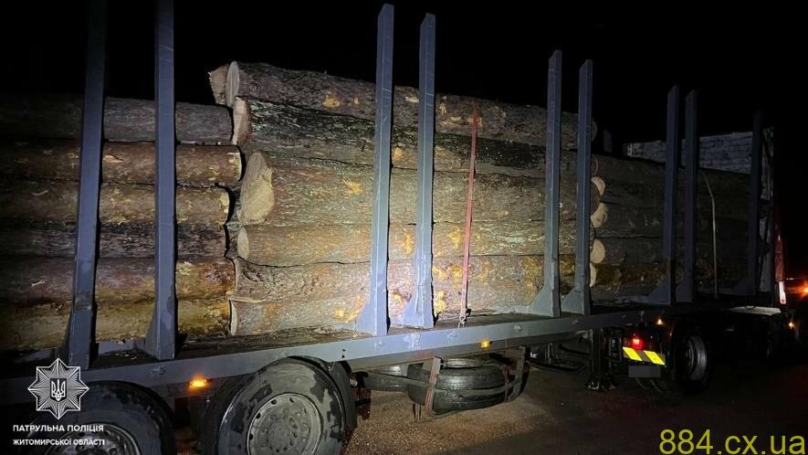 На Житомирщині патрульні виявили транспортні засоби, водії яких перевозили лісопродукцію без відповідних документів На Житомирщині патрульні виявили транспортні засоби, водії яких перевозили лісопродукцію без відповідних документів