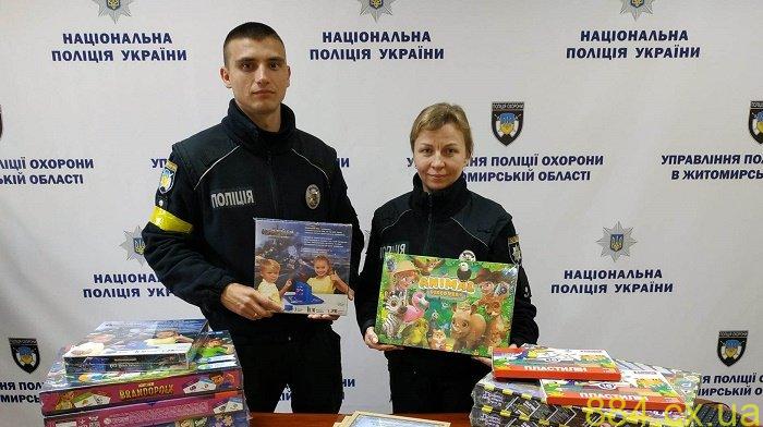 На Житомирщині поліцейські охорони відзначили переможців конкурсу дитячих малюнків, — ФОТО На Житомирщині поліцейські охорони відзначили переможців конкурсу дитячих малюнків, — ФОТО