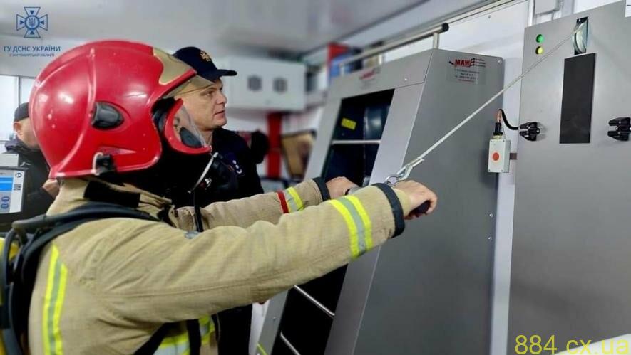 Упродовж десяти днів у Житомирі тренуватимуть газодимозахисників на сучасному пересувному модулі Упродовж десяти днів у Житомирі тренуватимуть газодимозахисників на сучасному пересувному модулі
