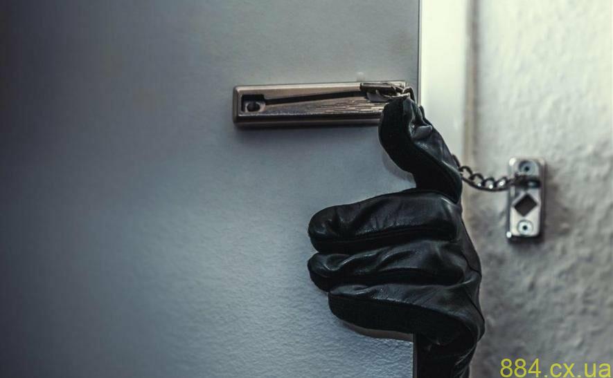 Довіряй, але перевіряй: на Житомирщині викрили чоловіка у причетності до крадіжки майна з будинку знайомої Довіряй, але перевіряй: на Житомирщині викрили чоловіка у причетності до крадіжки майна з будинку знайомої