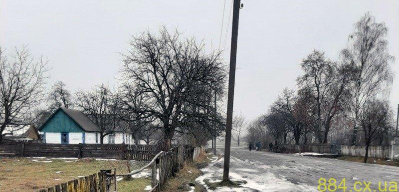 На Житомирщині поліцейські затримали чоловіка за підозрою у вбивстві односельця На Житомирщині поліцейські затримали чоловіка за підозрою у вбивстві односельця