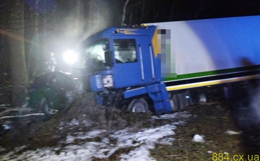 Поліція розслідує смертельну ДТП на Малинщині Поліція розслідує смертельну ДТП на Малинщині