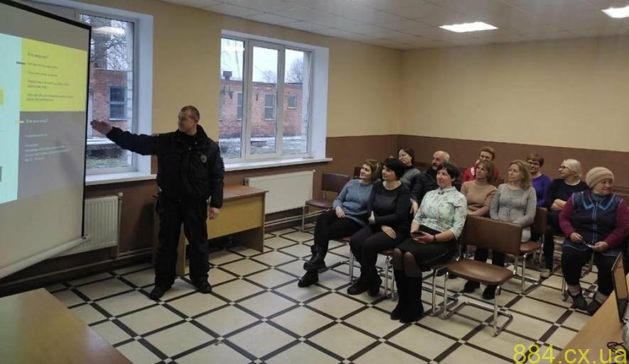 215 розкритих злочинів та понад 4 тисячі припинених адмінпорушень: звягельські дільничні поліцейські прозвітували у громадах 215 розкритих злочинів та понад 4 тисячі припинених адмінпорушень: звягельські дільничні поліцейські прозвітували у громадах
