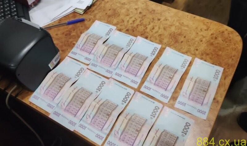 Житомир: Керівника одного з ринків викрили у вимаганні неправомірної вигоди Житомир: Керівника одного з ринків викрили у вимаганні неправомірної вигоди