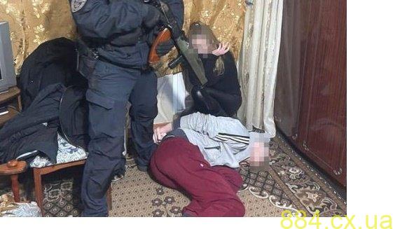 У Житомирі викрили «наркотичну парочку»: амфетамін «варили» в орендованій квартирі У Житомирі викрили «наркотичну парочку»: амфетамін «варили» в орендованій квартирі