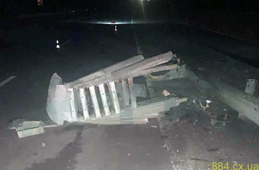 Неподалік Житомира нетверезий водій вчинив ДТП: двоє людей потрапили до лікарні Неподалік Житомира нетверезий водій вчинив ДТП: двоє людей потрапили до лікарні