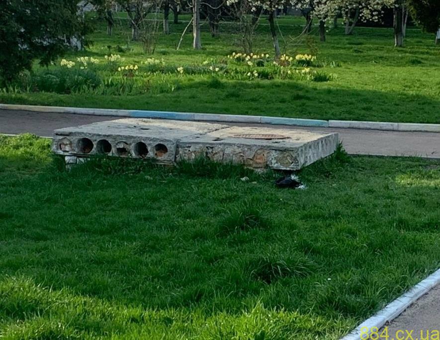 У центрі Попільні поліцейські вилучили корпус гранати та розшукали її «власника» У центрі Попільні поліцейські вилучили корпус гранати та розшукали її «власника»