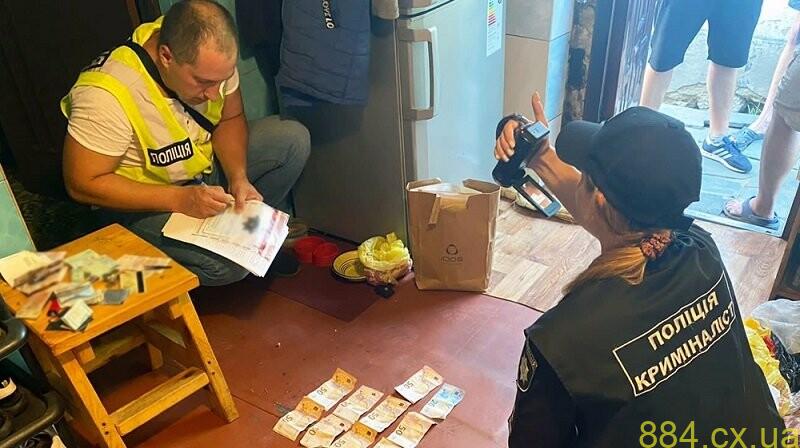 У Житомирському районі поліцейські затримали торговця наркотиками У Житомирському районі поліцейські затримали торговця наркотиками