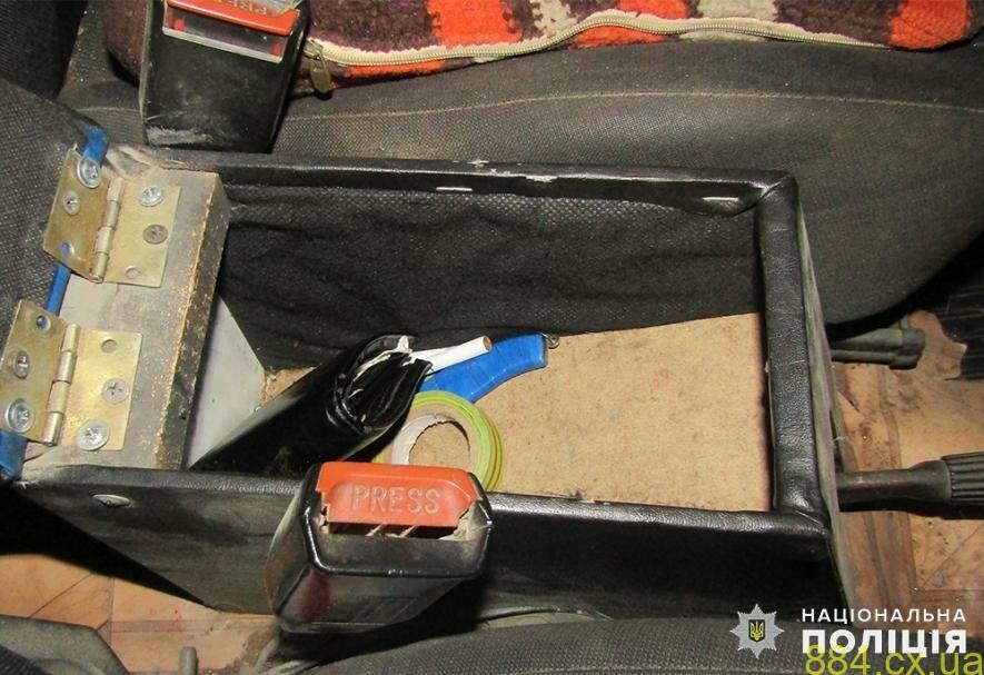 На Житомирщині поліцейські викрили 18-річного молодика у крадіжках На Житомирщині поліцейські викрили 18-річного молодика у крадіжках