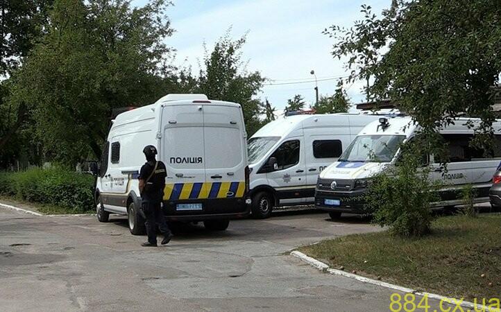 Навіщо ця озброєна вистава? Нещодавні обшуки в житомирській лікарні №2 викликали суспільний резонанс! ВІДЕО Навіщо ця озброєна вистава? Нещодавні обшуки в житомирській лікарні №2 викликали суспільний резонанс! ВІДЕО