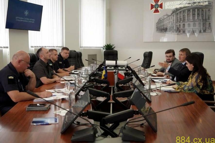 "ДСНС посилює співпрацю з країнами ЄС у сфері цивільного захисту", - Сергій Крук "ДСНС посилює співпрацю з країнами ЄС у сфері цивільного захисту", - Сергій Крук