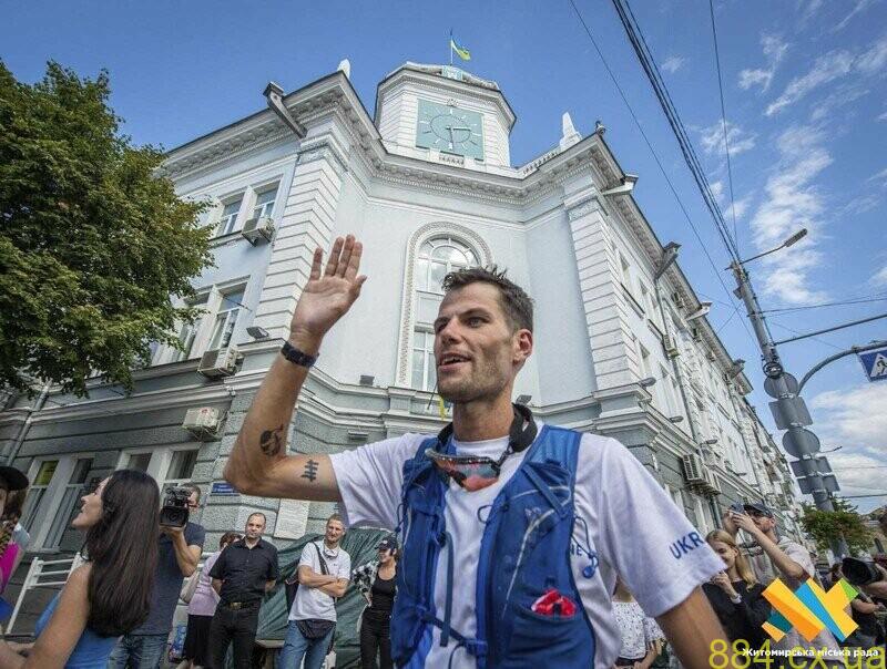 Амстердам-Київ, або як спортсмен із Нідерландів біжить за Україну, — ФОТО