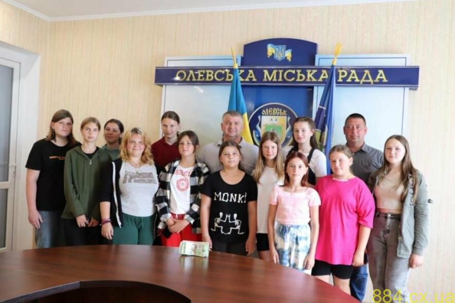 Олевський ЦДЮТ зібрав понад 13 тисяч гривень для ЗСУ, — ФОТО Олевський ЦДЮТ зібрав понад 13 тисяч гривень для ЗСУ, — ФОТО