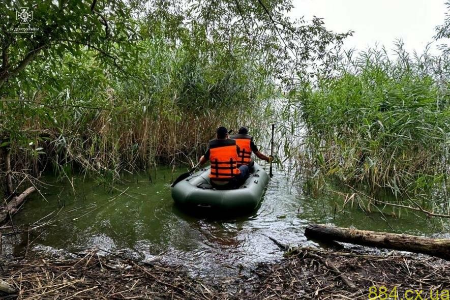 Пішов порибалити та не повернувся: на Житомирщині рятувальники дістали тіло чоловіка з річки