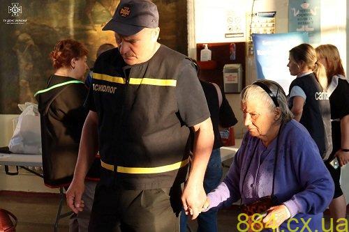 Ще 20 вимушених переселенців зі сходу України прибули потягом на Житомирщину Ще 20 вимушених переселенців зі сходу України прибули потягом на Житомирщину