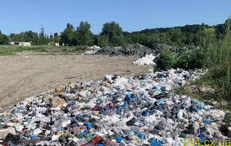 Житомир: в районі другого Силікатного кар’єру виявили звалище будівельних відходів, каменеобробки та швейного виробництва