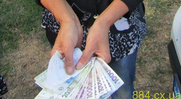 На Житомирщині застілля закінчилося крадіжкою грошей — правоохоронці викрили гостю На Житомирщині застілля закінчилося крадіжкою грошей — правоохоронці викрили гостю