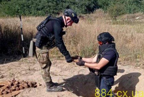 Житомирщина: піротехніки ДСНС знищили 93 боєприпаси часів минулих війн Житомирщина: піротехніки ДСНС знищили 93 боєприпаси часів минулих війн