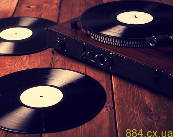 Музичні жанри на вінілі: огляд різних музичних стилів та їхнього представлення на вінілових платівках Музичні жанри на вінілі: огляд різних музичних стилів та їхнього представлення на вінілових платівках