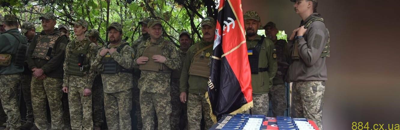 Танкістів 30-ки, які воюють на Бахмутському напрямку, нагородили на честь професійного свята Танкістів 30-ки, які воюють на Бахмутському напрямку, нагородили на честь професійного свята