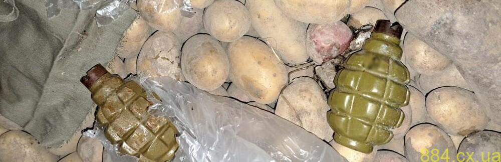 Мешканця Житомирщини, який погрожував дружині вбивством з гранатою в руках, затримала поліція Мешканця Житомирщини, який погрожував дружині вбивством з гранатою в руках, затримала поліція