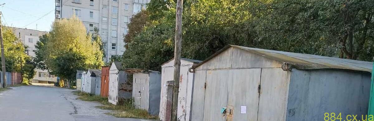 У Звягелі проводять інвентаризацію металевих гаражів: частину демонтують У Звягелі проводять інвентаризацію металевих гаражів: частину демонтують