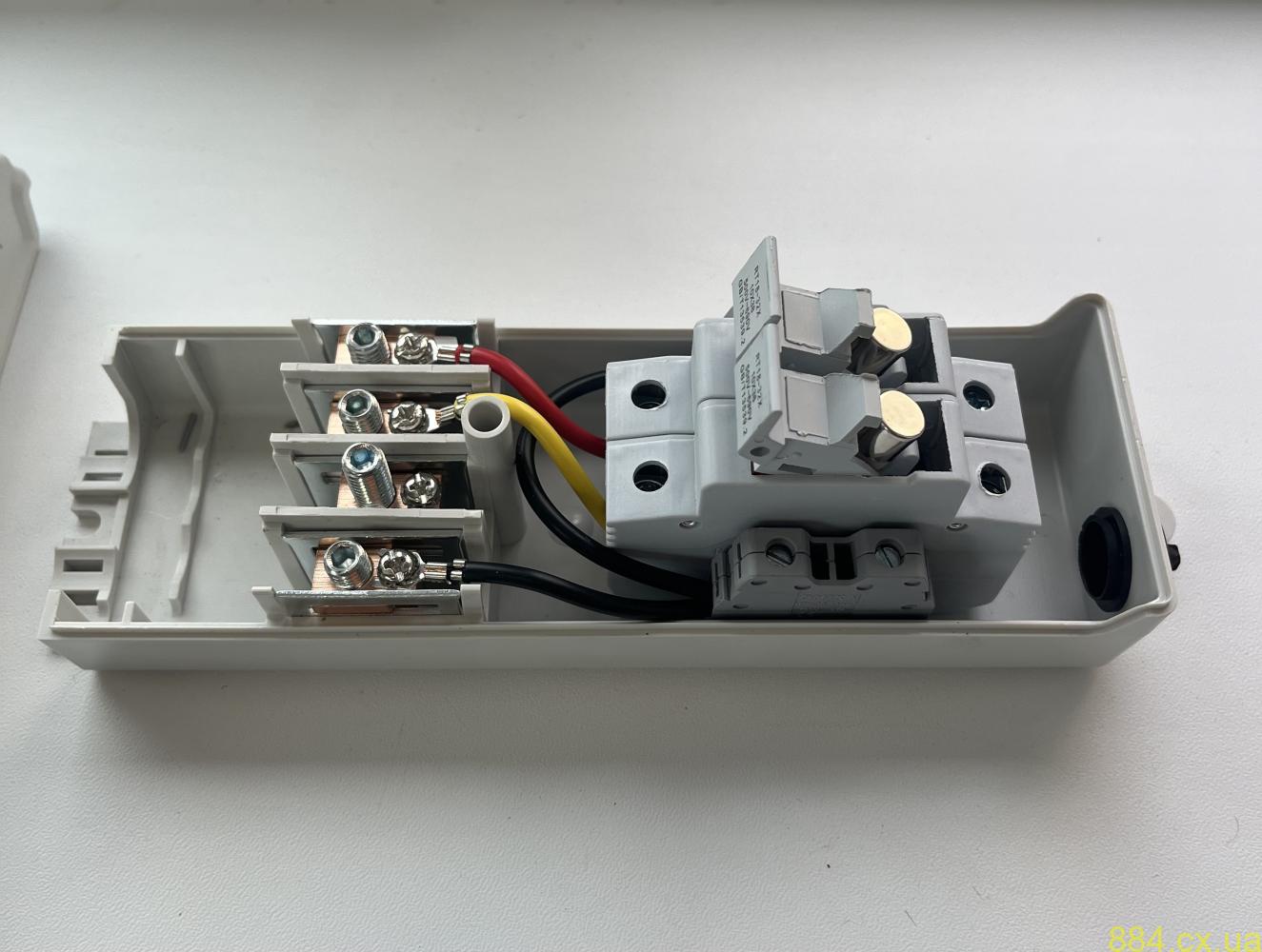 Ввідні автомати — перша лінія захисту вашої електромережі Ввідні автомати — перша лінія захисту вашої електромережі
